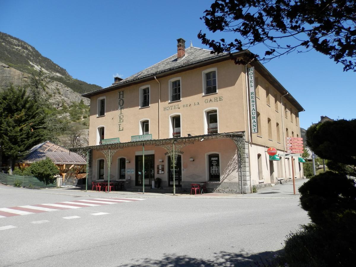 Hotel La Gare LʼArgentière-la-Bessée Exteriör bild