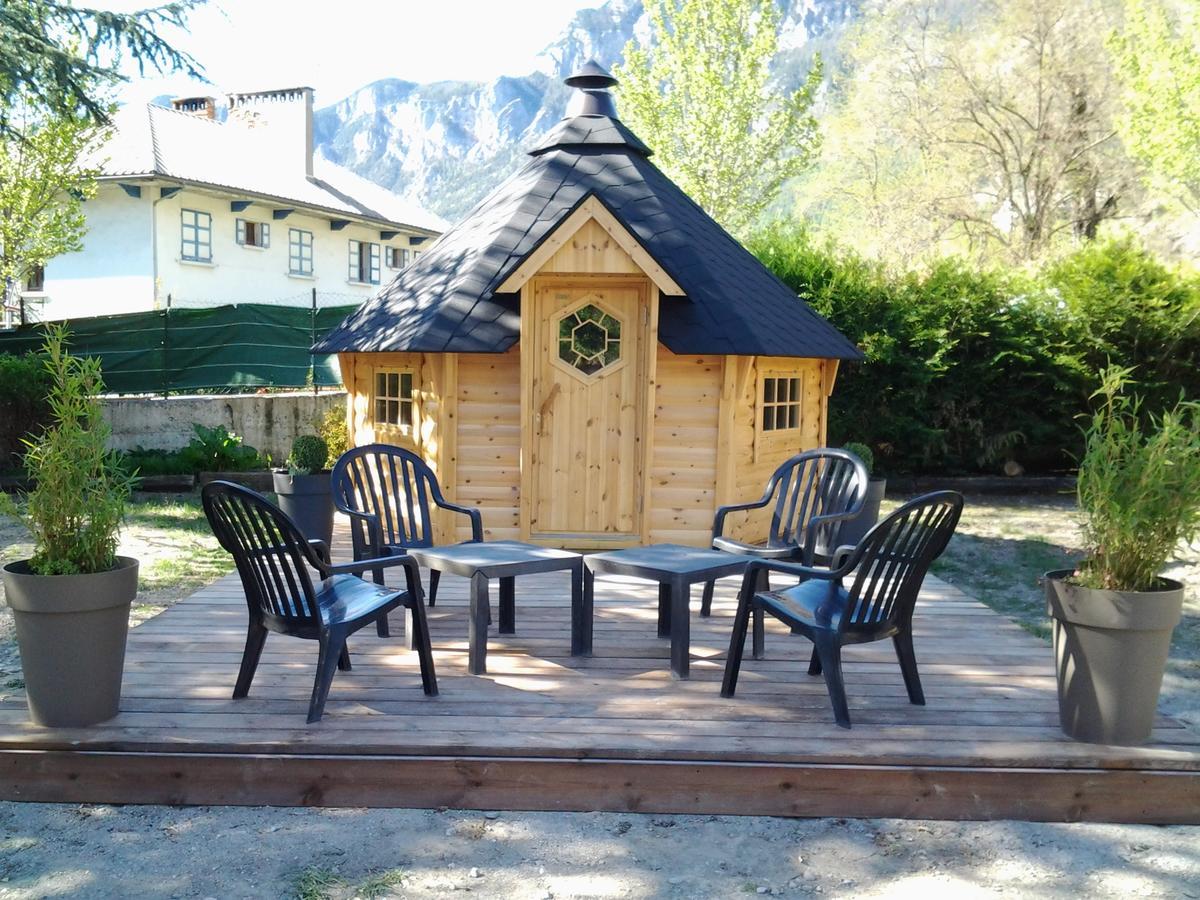 Hotel La Gare LʼArgentière-la-Bessée Exteriör bild