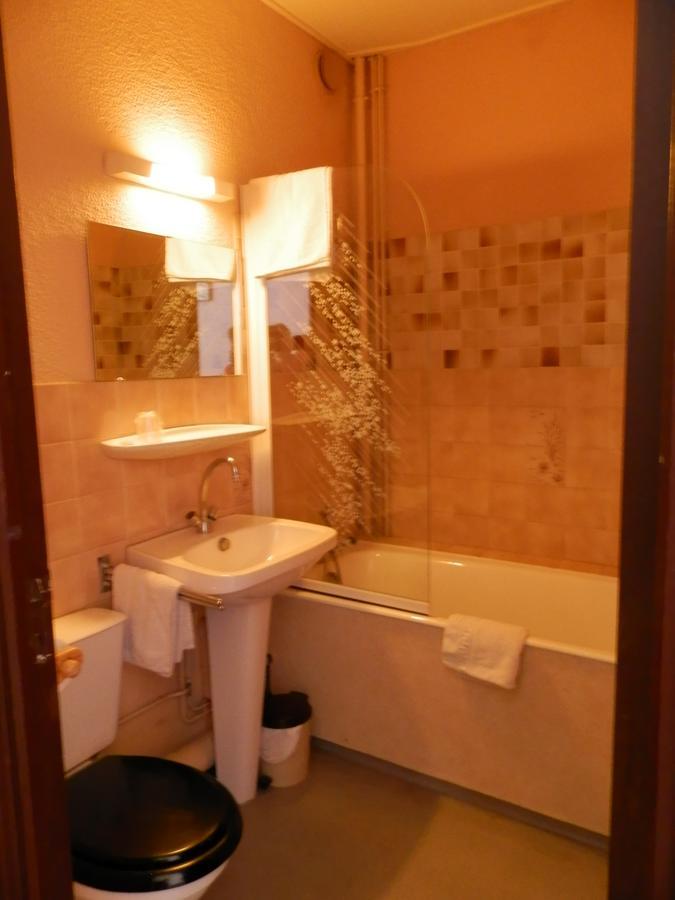 Hotel La Gare LʼArgentière-la-Bessée Exteriör bild
