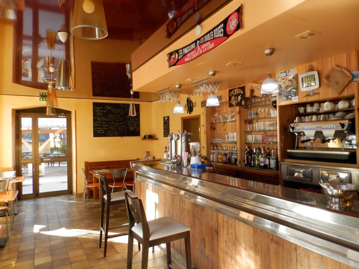 Hotel La Gare LʼArgentière-la-Bessée Exteriör bild