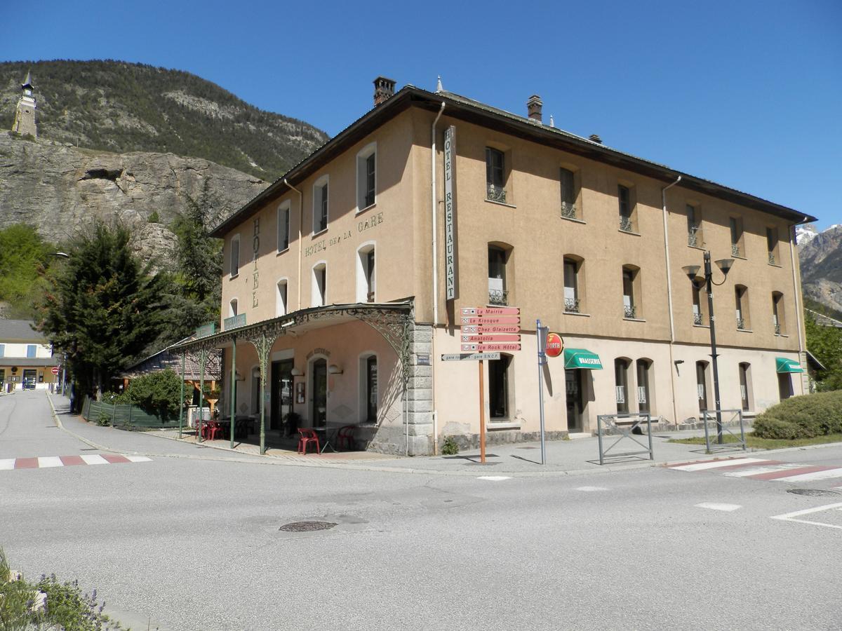 Hotel La Gare LʼArgentière-la-Bessée Exteriör bild