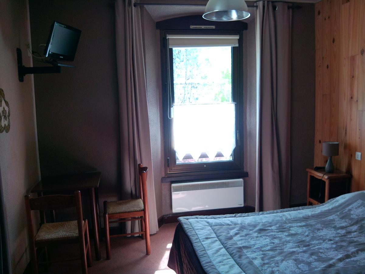 Hotel La Gare LʼArgentière-la-Bessée Exteriör bild