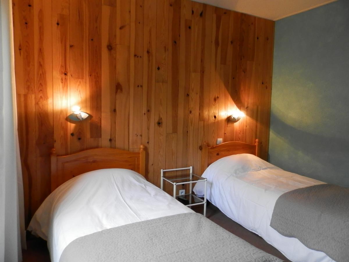 Hotel La Gare LʼArgentière-la-Bessée Exteriör bild