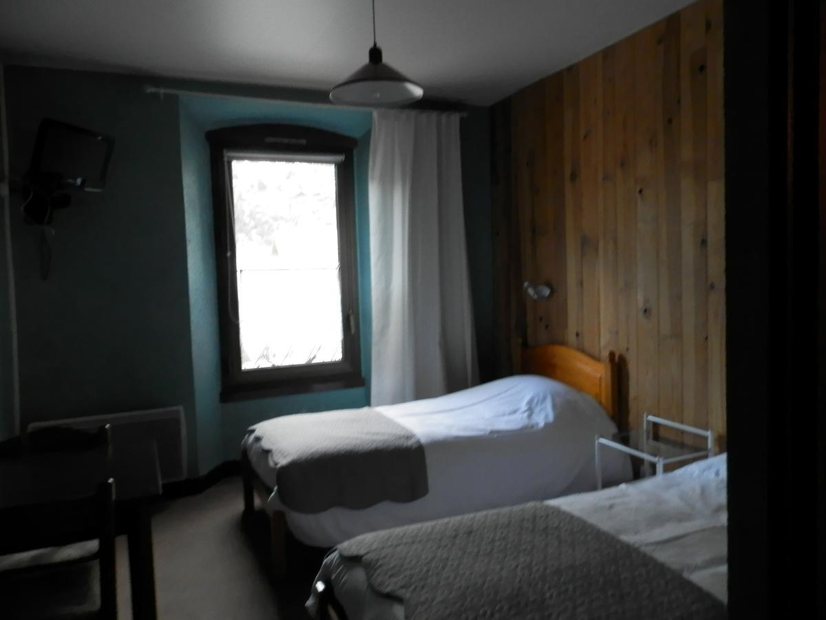 Hotel La Gare LʼArgentière-la-Bessée Exteriör bild